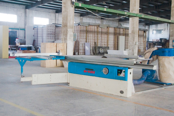 域动广告电锯设备